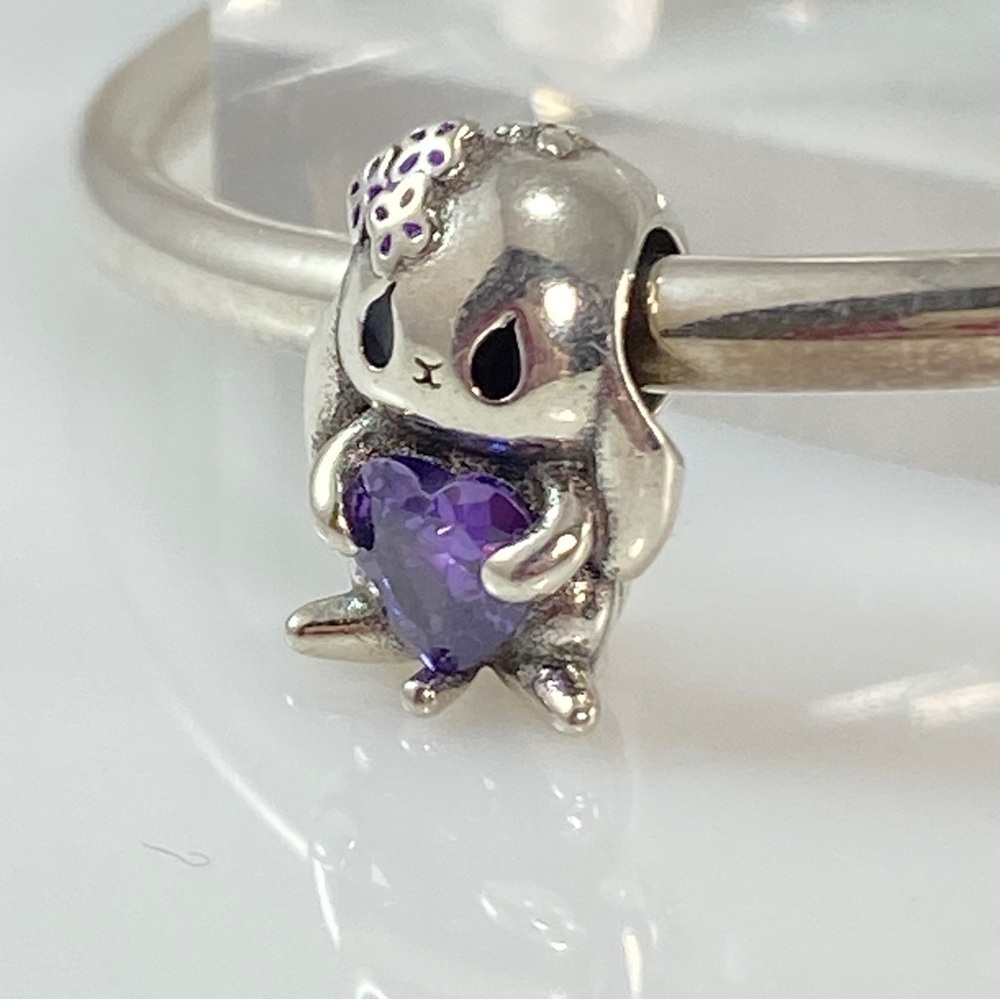 Lop-eared Rabbit with Cubic Zirconia Heart - Picture 8 of 15